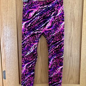 K-Deer Capri Legging Pink & Purple Print Size Medium